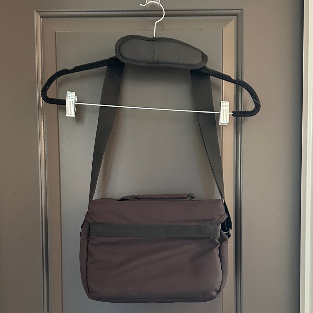 Canon Compact Camera Bag - Picture 3 of 4